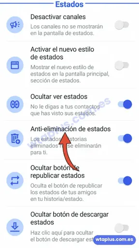 Sección Estados de WhatsApp Plus con la opción Anti-eliminación de estados activada